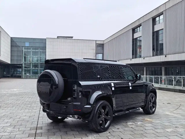 Land Rover Land Rover Defender 2025 110 3.0T P400 -Dynamic HSE — Фото автомобиля 19
