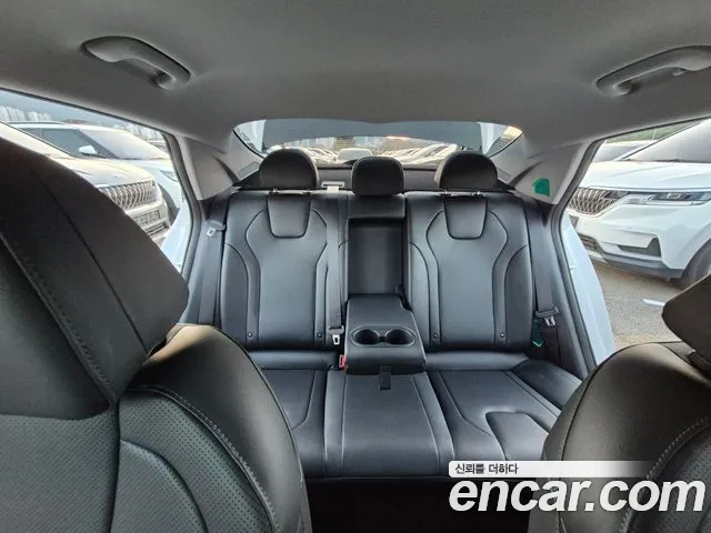 Hyundai AVANTE Avante (CN7) — Фото автомобиля 13