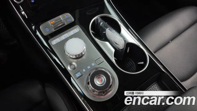Genesis GV70 — Фото автомобиля 12