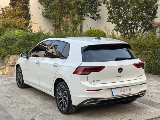 Volkswagen Golf — Фото автомобиля 4
