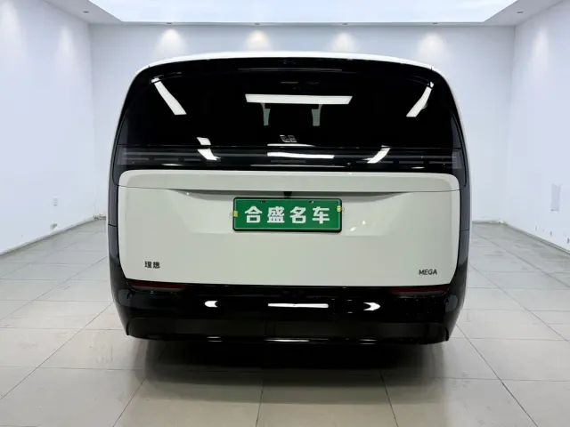 Li Auto MEGA — Фото автомобиля 5