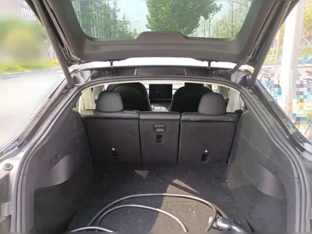 Tesla Model Y — Фото автомобиля 15