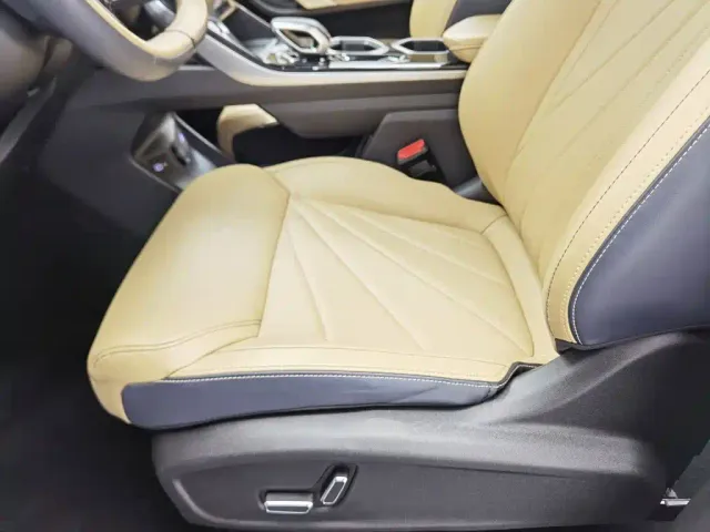 Geely Boyue L — Фото автомобиля 20