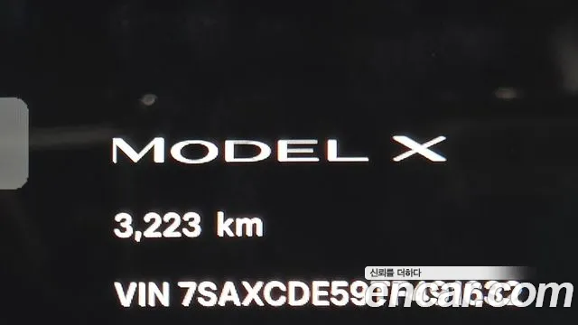 Tesla Model X — Фото автомобиля 8