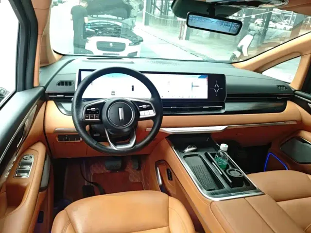 Wey Alpine — Фото автомобиля 10