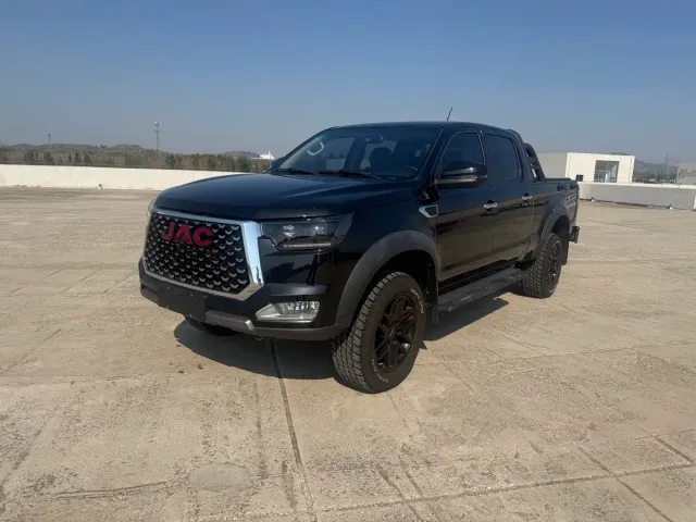 Фотография автомобиля — JAC Motors JAC T8