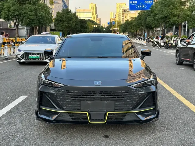 Changan UNI-V — Фото автомобиля 2