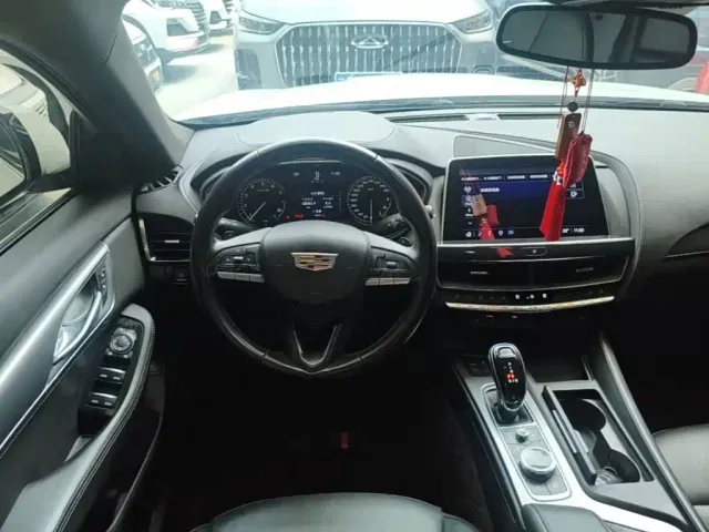 Cadillac CT5 — Фото автомобиля 10