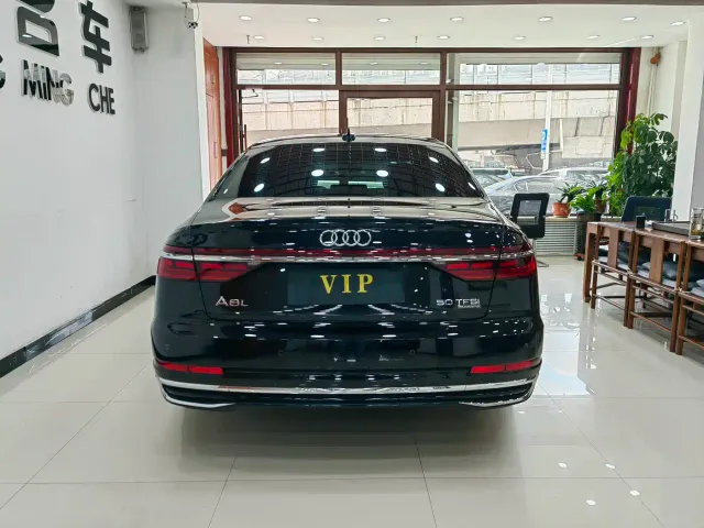 Audi A8 — Фото автомобиля 5