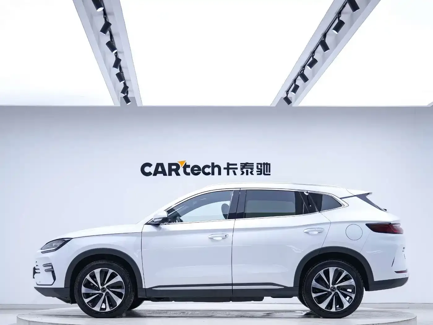 BYD Song PLUS PHEV 2023 Champion Edition DM-i 110KM Flagship PLUS — Фото автомобиля 4