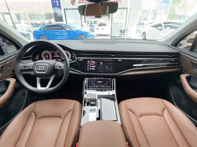 Audi Q7 — Фото автомобиля 22