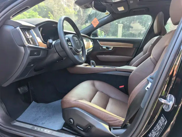 Volvo S90 — Фото автомобиля 8