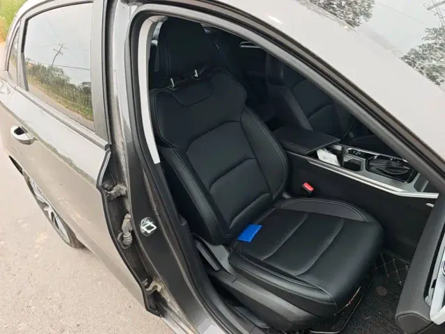 Geely Emgrand — Фото автомобиля 24