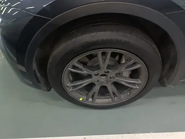 Tesla Model Y — Фото автомобиля 22