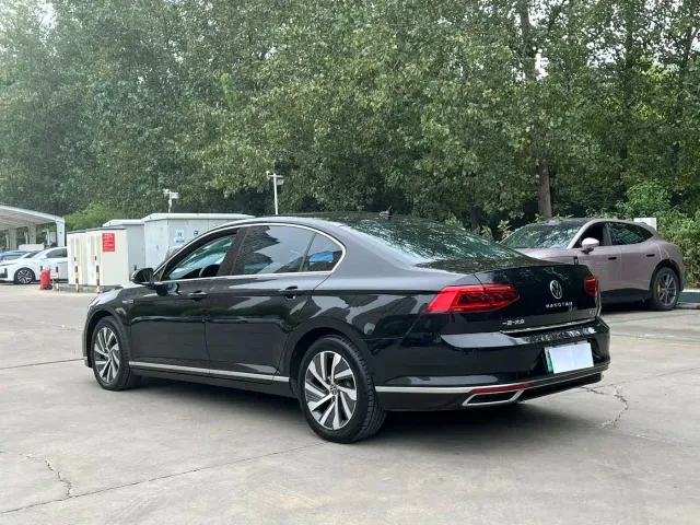 Volkswagen Magotan GTE Plug-in Hybrid 2022 GTE Luxury — Фото автомобиля 11