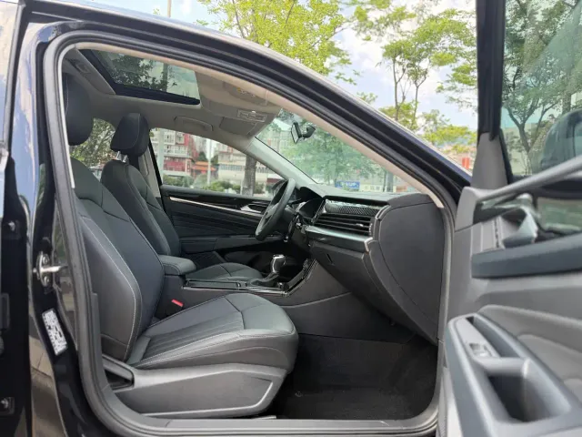 Volkswagen Passat — Фото автомобиля 9