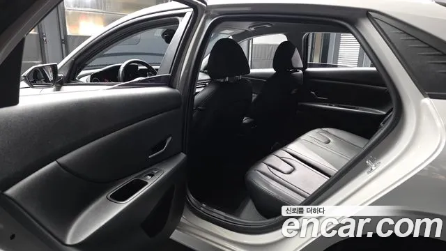 Hyundai AVANTE Avante (CN7) — Фото автомобиля 23