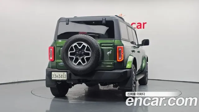 Ford Bronco — Фото автомобиля 4