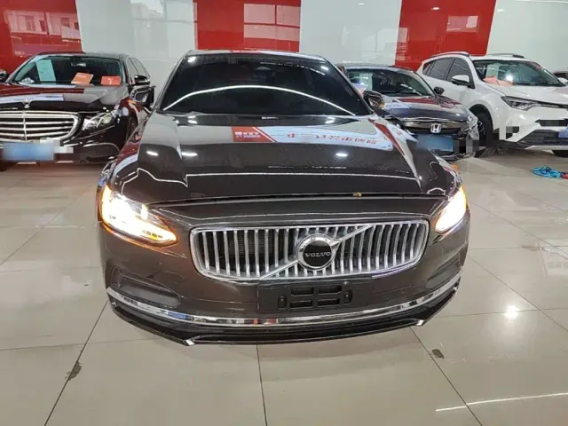 Volvo S90 — Фото автомобиля 2