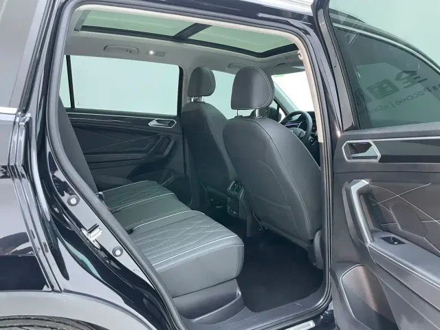 Volkswagen Tiguan L — Фото автомобиля 27
