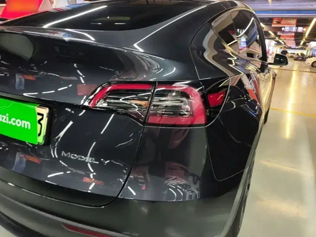 Tesla Model Y — Фото автомобиля 7
