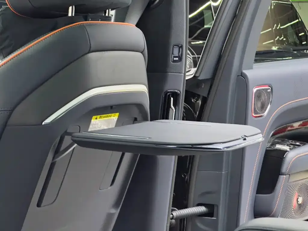 ZEEKR Zeekr 9X 2025 Model Gloss Black Edition — Фото автомобиля 21