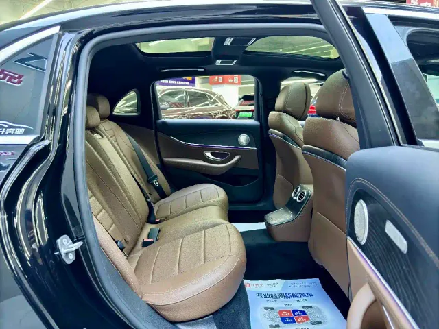 Mercedes-Benz E-Class — Фото автомобиля 9
