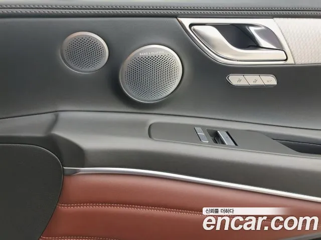 Genesis GV80 — Фото автомобиля 17