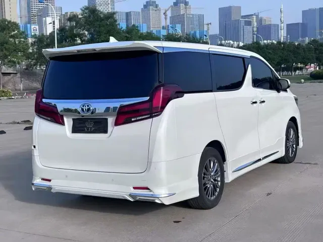 Toyota Alphard — Фото автомобиля 4