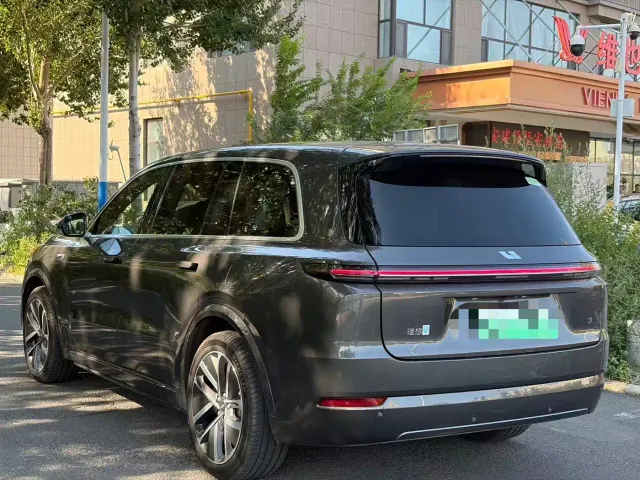 Li Auto L9 — Фото автомобиля 6