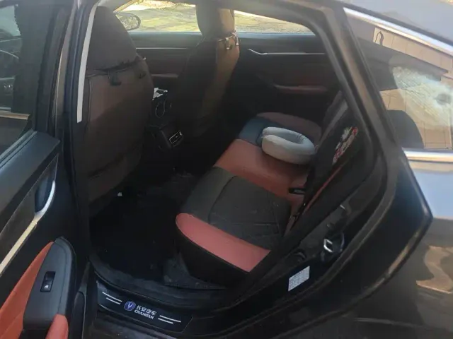 Changan Eado — Фото автомобиля 11