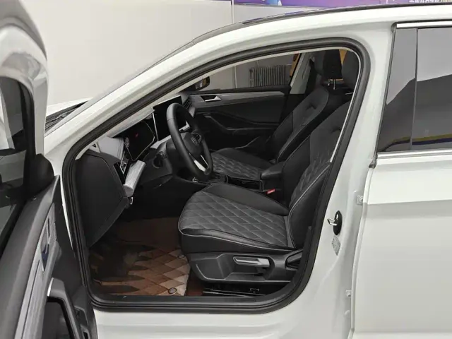 Volkswagen Sagitar — Фото автомобиля 9