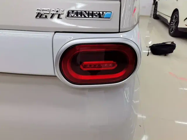 Wuling Hongguang Mini EV — Фото автомобиля 7