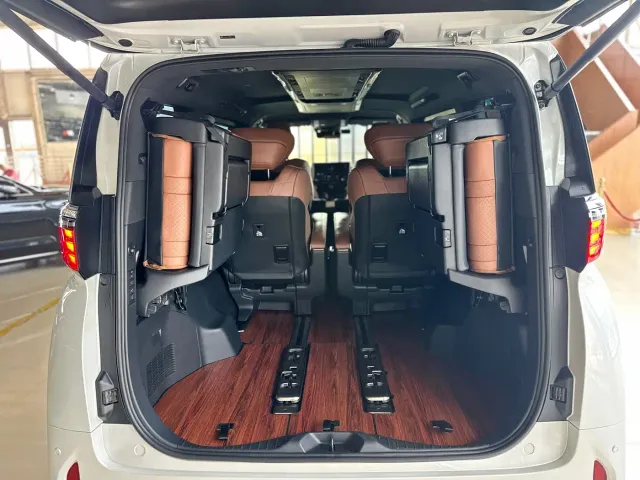 Toyota Alphard — Фото автомобиля 20