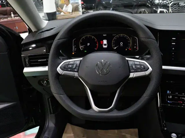 Volkswagen Passat — Фото автомобиля 13