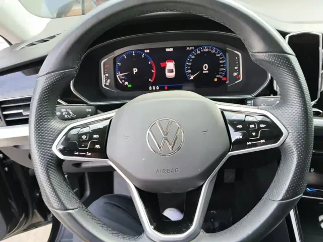 Volkswagen Passat — Фото автомобиля 10
