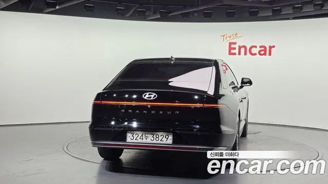 Hyundai Grandeur Grandeur (GN7) 3.5 Бензин 2WD — Фото автомобиля 4