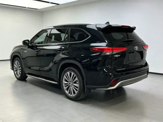 Toyota Highlander — Фото автомобиля 4