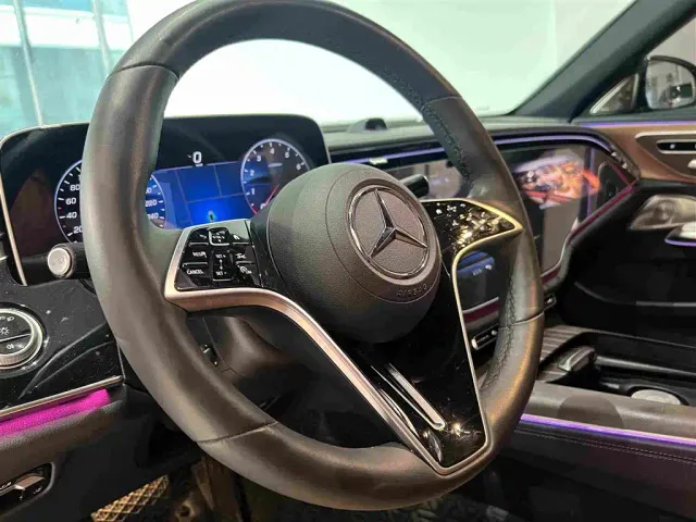 Mercedes-Benz E-Class — Фото автомобиля 9
