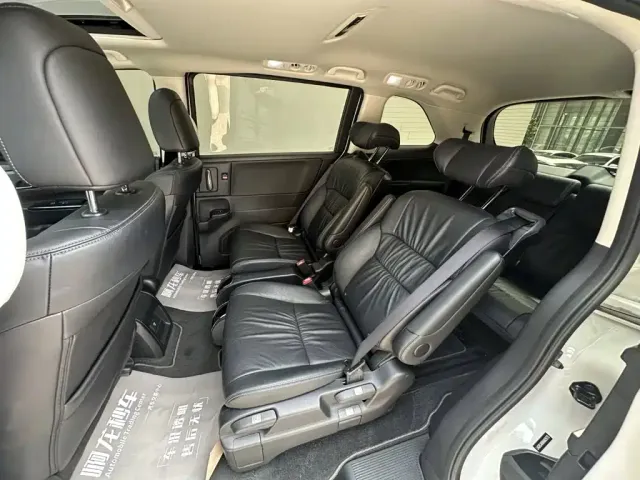 Honda Odyssey — Фото автомобиля 9