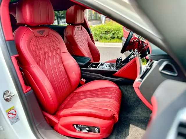 Bentley Flying Spur — Фото автомобиля 15