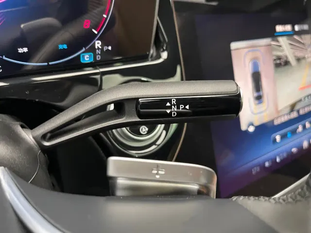 Mercedes-Benz E-Class — Фото автомобиля 12