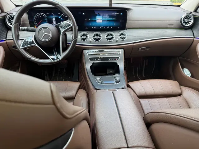 Mercedes-Benz E-Class — Фото автомобиля 8