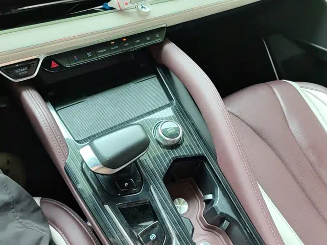 Geely Xingyue L — Фото автомобиля 13
