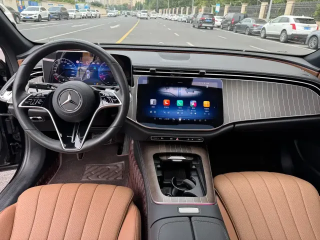 Mercedes-Benz E-Class — Фото автомобиля 12