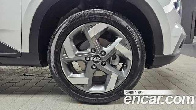 Hyundai Venue — Фото автомобиля 6