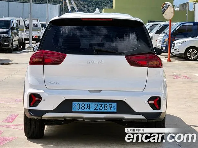 Kia Niro — Фото автомобиля 5