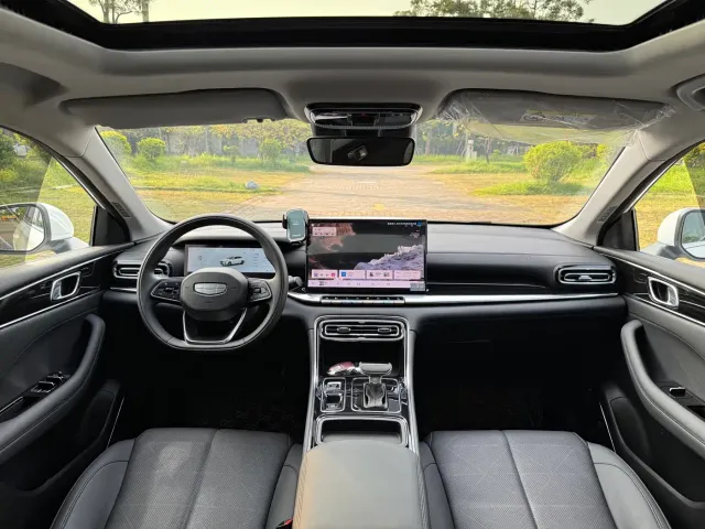 Geely Emgrand — Фото автомобиля 13