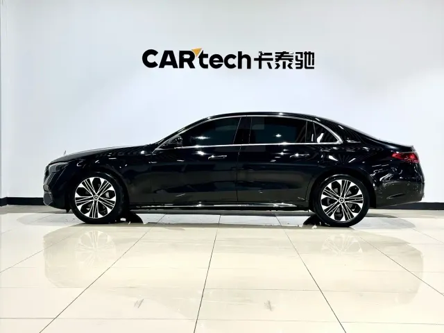 Mercedes-Benz E-Class — Фото автомобиля 6