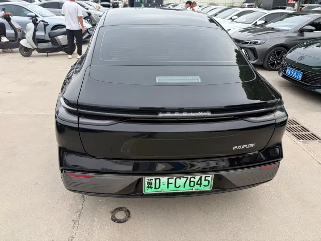 Geely Galaxy Xingyao 8 — Фото автомобиля 8